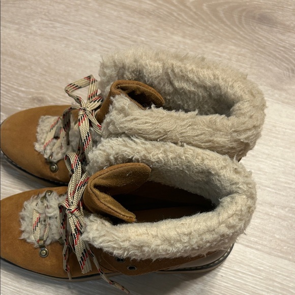 Time and Tru Women’s Cozy Shearling-Lined Hiking Boots 🥾 - Picture 5 of 7